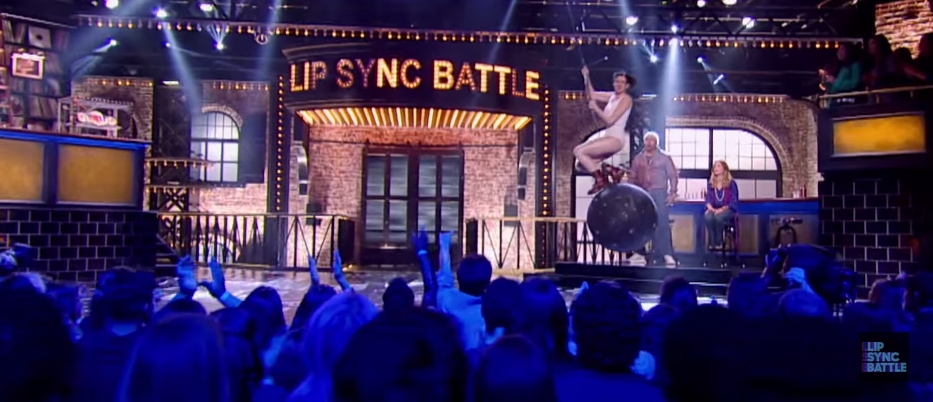 Lip Sync Battle Anne Hathaway Vs Emily Blunt Social Vixen 